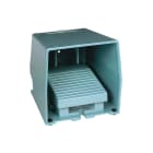 SCHNEIDER ELECTRIC - SNRXPEM310 Interruttore a pedale singolo IP66 c/protezione metallo blu 1 NC+1 NO
