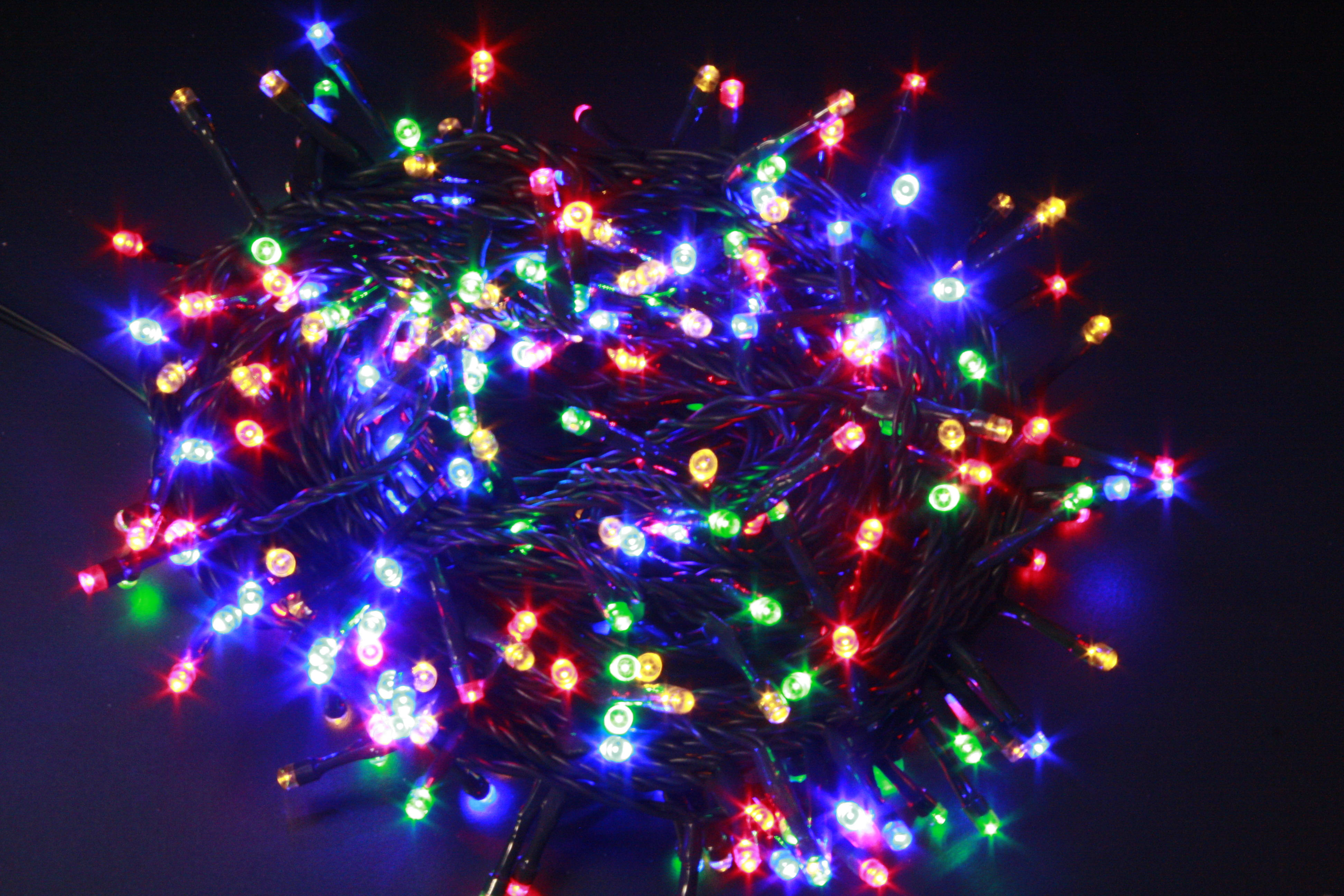 GIOCOPLAST NATALE SP - GCP13919002 100 LED MULTI CAVO SCURO, USO EST/INT, C