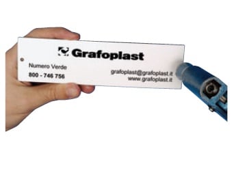 GRAFOPLAST SRL - GRASI2KT2580B/W TARGA FORATA PMMA 80X25MM NERO/BIANCO 48