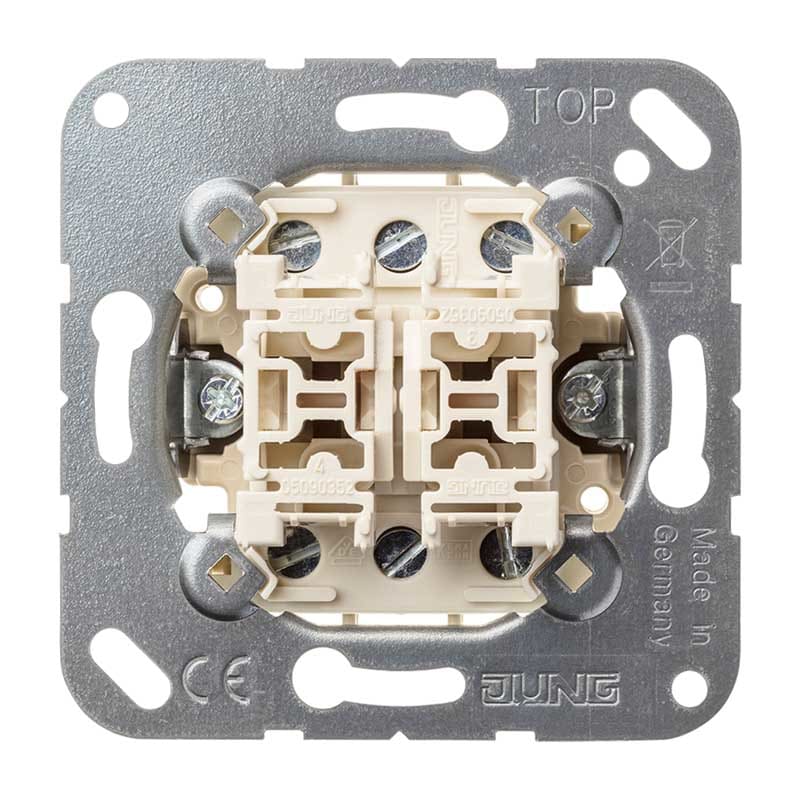 EURO UNITECH ELEKT - UEK532-4U MULIT-SWITCH 2X2 P NO