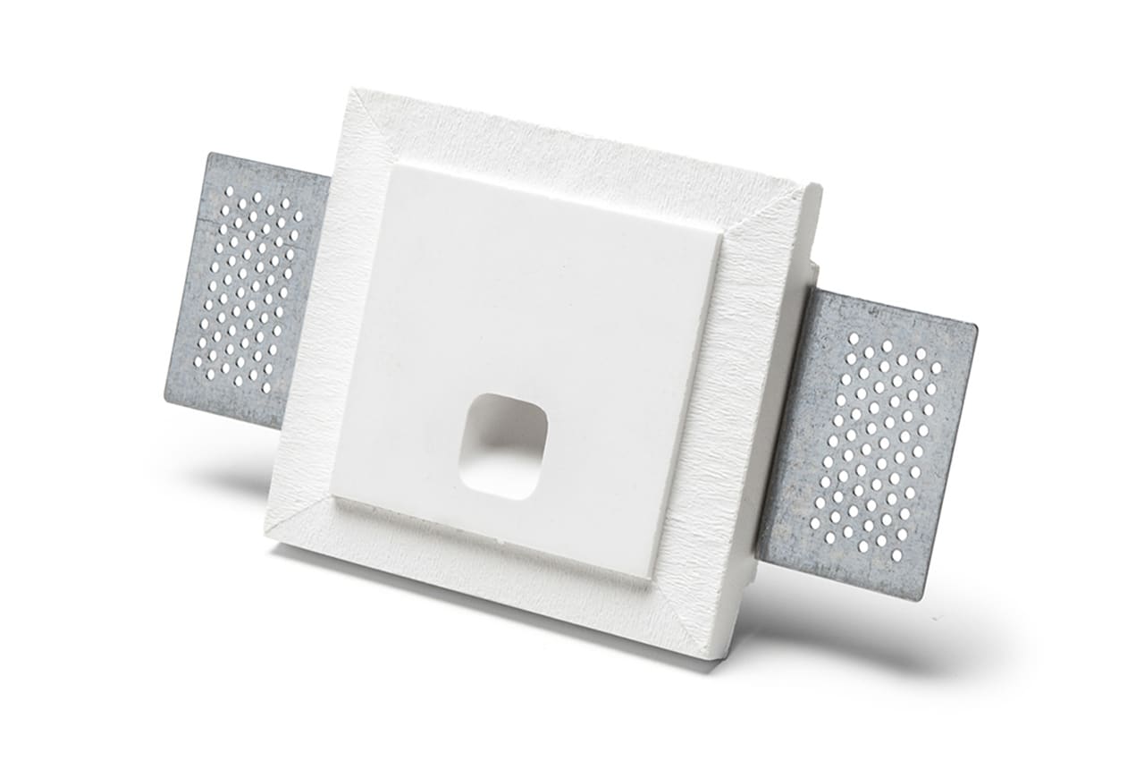 BELFIORE SRL - NVT4198-2700 Faretto segnapasso in CRISTALY con incavo levigato di forma quadrata, unico e originale.