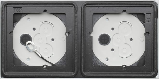 GIRA - GGI5502902 SCATOLA SOPRA INT. 2X SYSTEM 106 BNC TRA