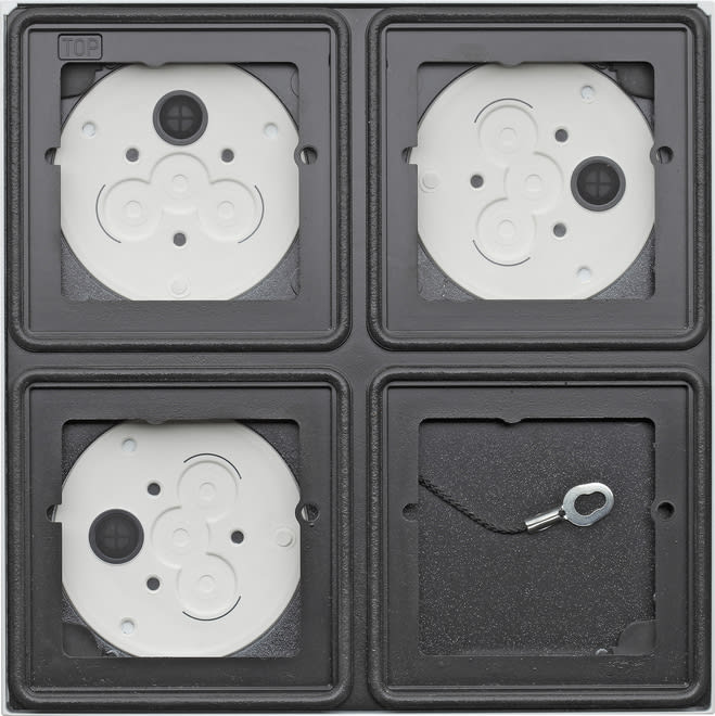 GIRA - GIR5508902 SCATOLA SI 2X 2 MOD. SYSTEM 106 BNC TRAF