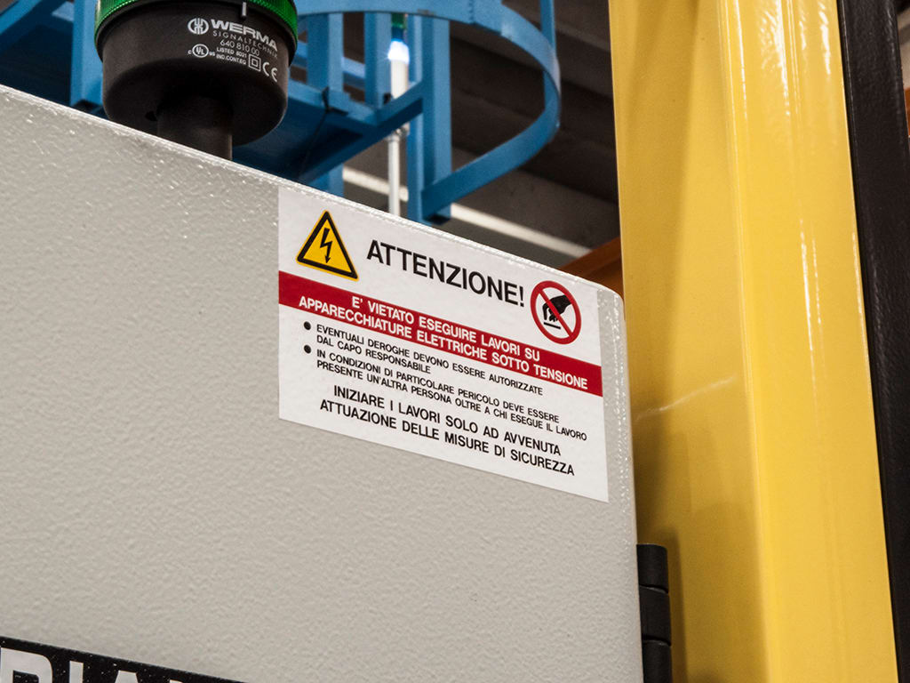CEMBRE SPA - CEM268400-E ETICHETTA ADESIVA PER IMPIANTI ELETTRICI, TESTO "ATTENZIONE! TOGLIERE TENSIONE PRMA DI RIMUOVERE LA PROTEZIONE"