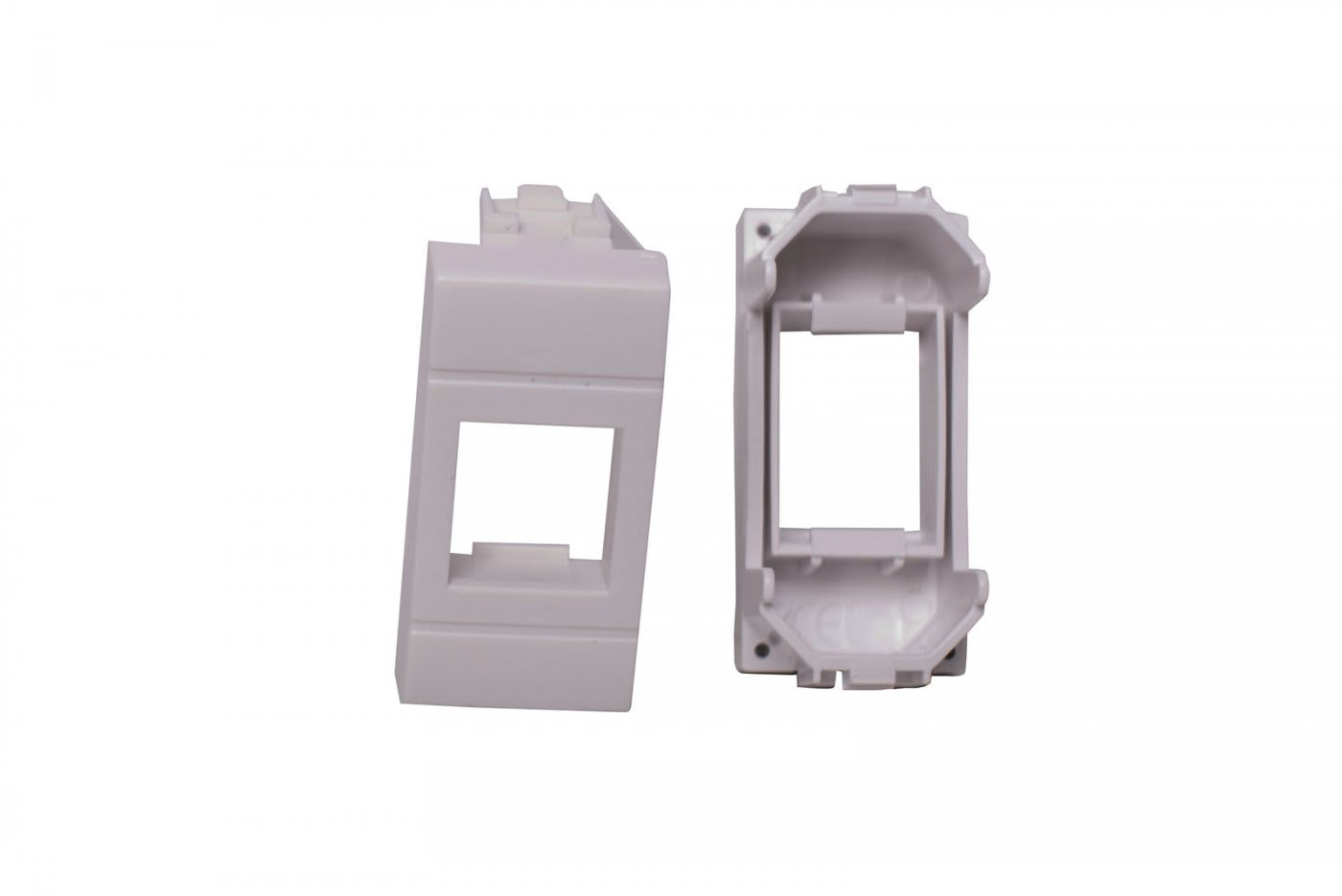 ADMK ITALIA SRLS - ADMBT3982AK ADATTATORE KEYSTONE COMPATIBILE B-TICIN