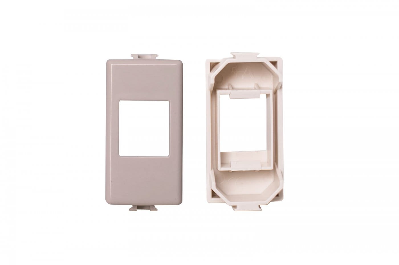 ADMK ITALIA SRLS - ADMBT3987AK ADATTATORE KEYSTONE COMPATIBILE B-TICIN