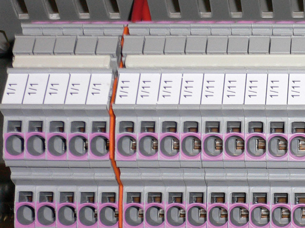 CEMBRE SPA - CEM43092 STRISCE MG-CPMF BIANCHE X MORSETTI PHOEN