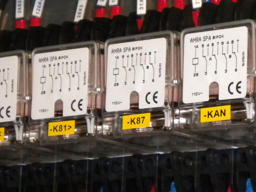 CEMBRE SPA - CEM46426 ETICHET.MG-VYT ADES.GIALLA IN VINILE 25X