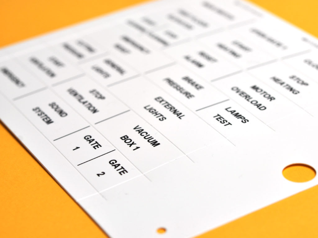 CEMBRE SPA - CEM990881 TARG.RIGIDE ADES. MG-17.5-A GIALLE 15X14