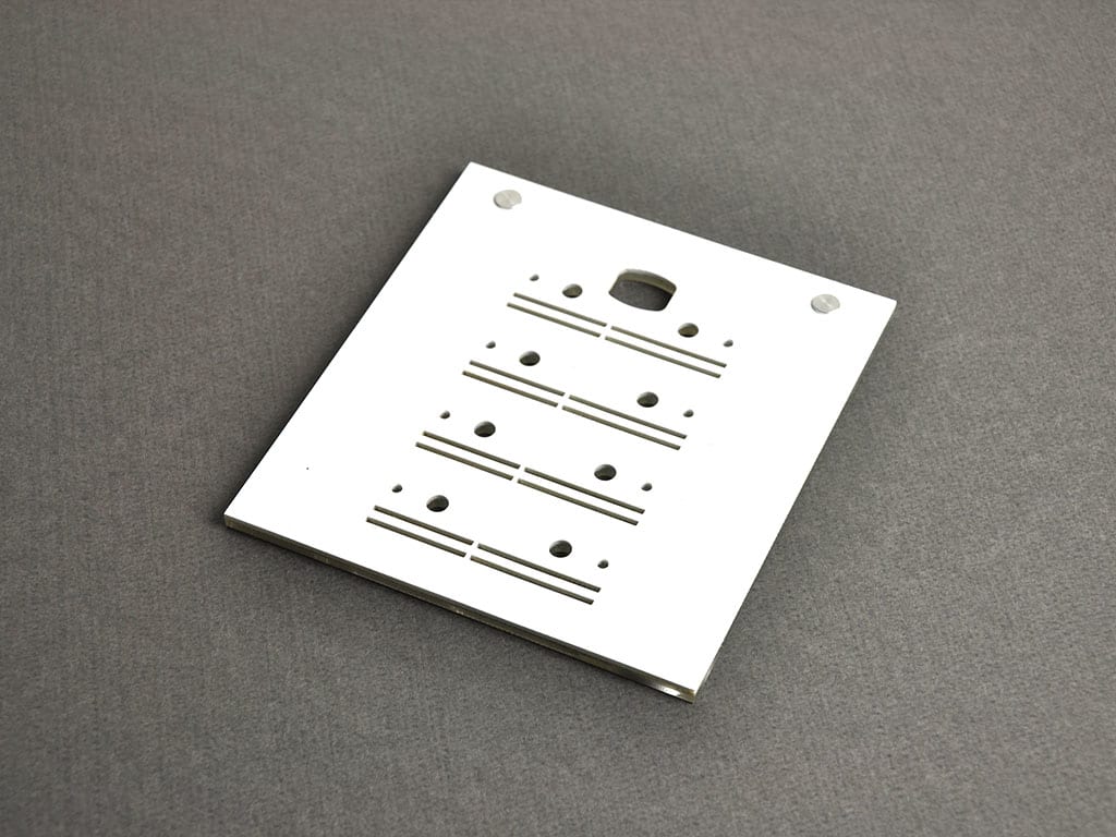 CEMBRE SPA - CEM991005 PIASTRA MG2-STB PER TARGHETTE MG-CPM-06