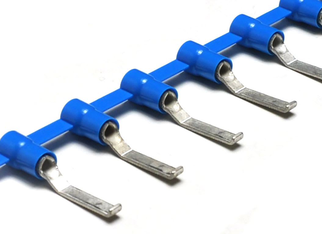 CEMBRE SPA - CEMCRP-PPL30 CAPOCOR.CONCATENATO ROSSO A UNCINO P=17,