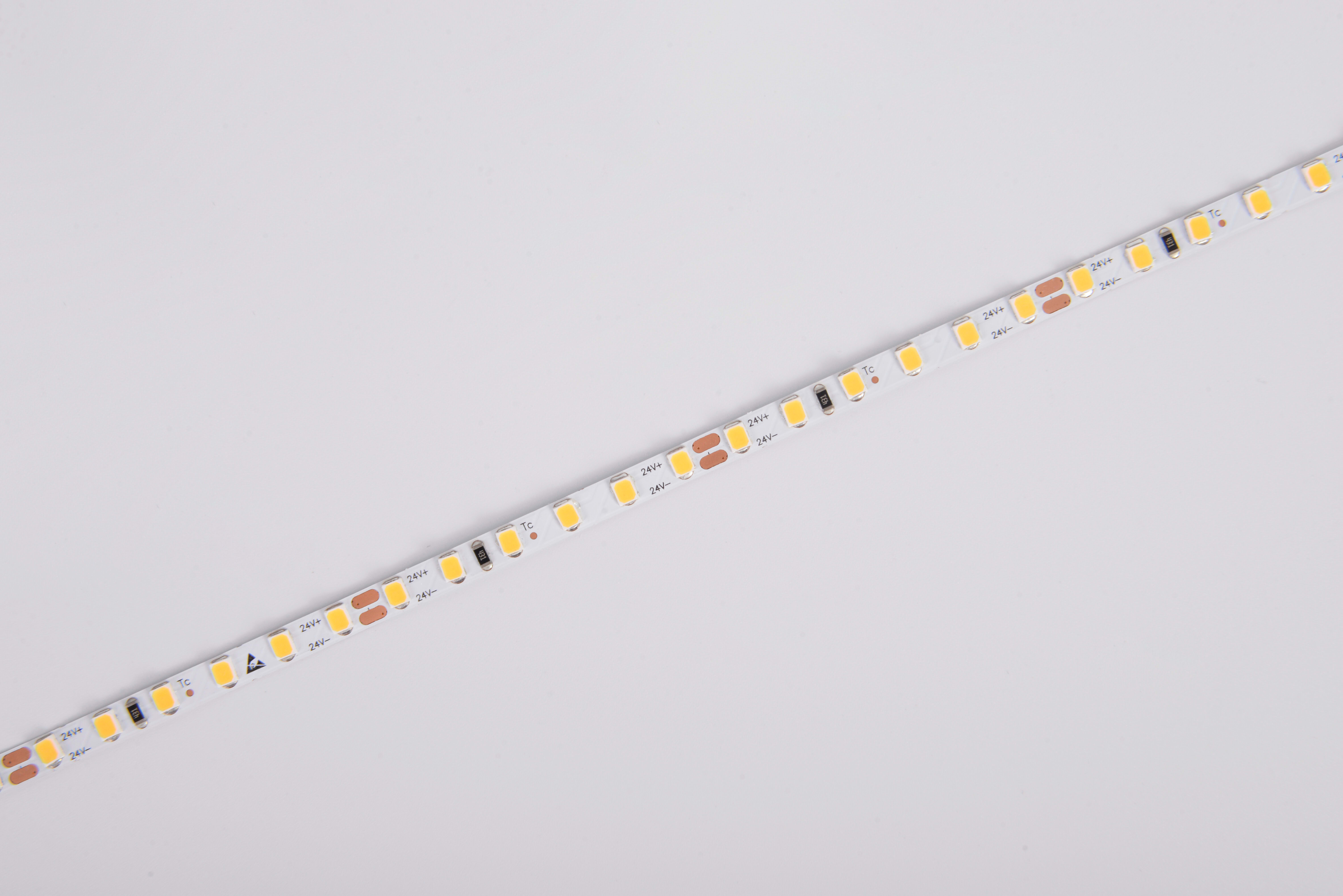 DIGIMAX SRL - DIXC893340SLIM-25 STRIP 9.6W 24V 120LED 4000K CRI90 IP20 2