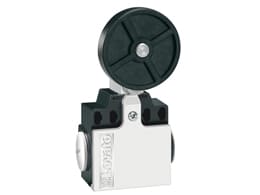 LOVATO - LOVKCE3A11 FINEC.LEVA ROT.GOMMA 1NO+1NC LEN.SOV.