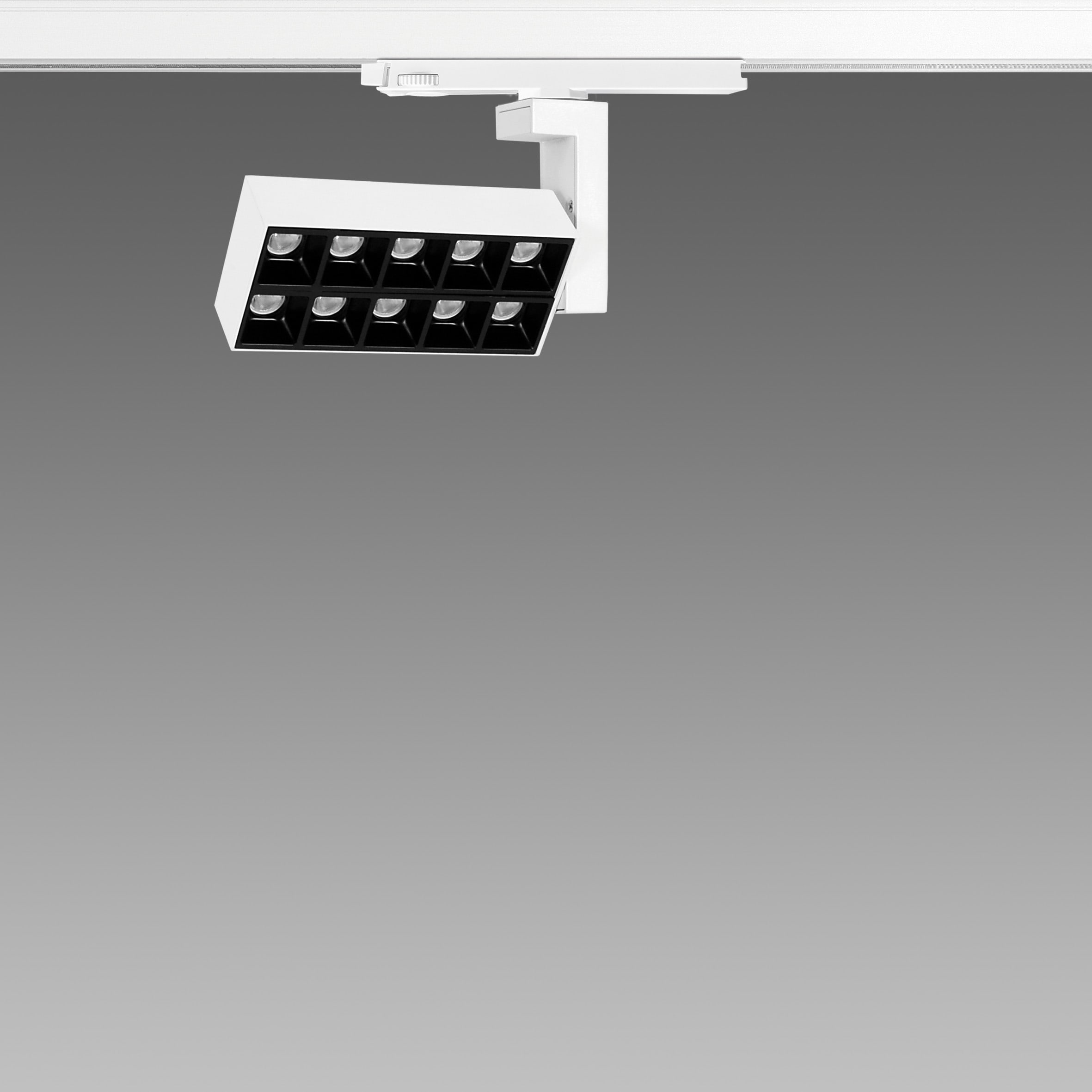 FOSNOVA - FOS2210361100 MATRIX Q10 C 1036 20W 4K CLD BIA DARK