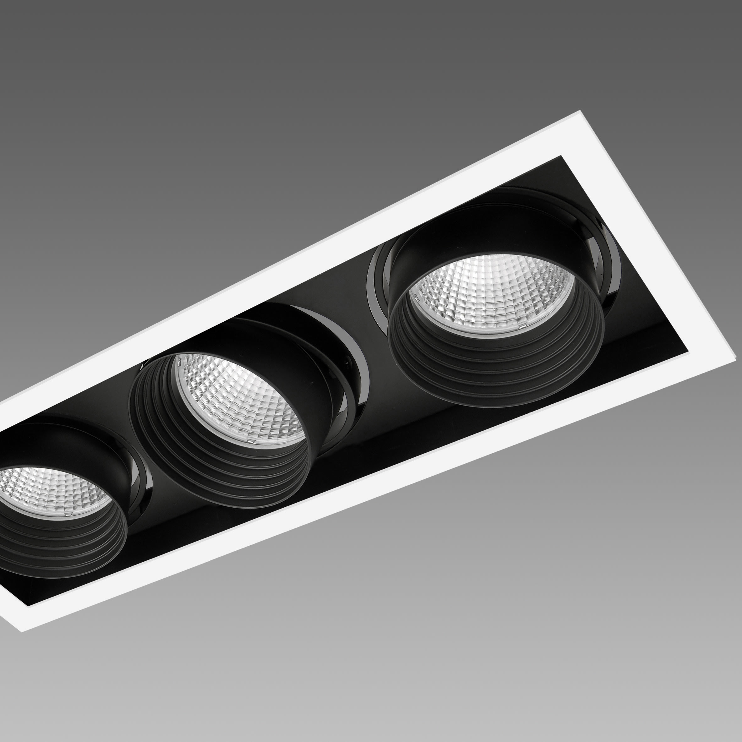 FOSNOVA - FOS2210731100 TRIMLESS 70 1073 75W 4K 20 CLD BIA