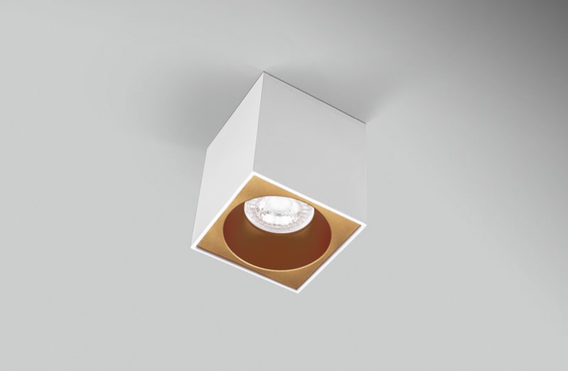 CENTURY ITALIA SRL - CUYESQBG80-GU10 PLAFONIERA LED ESSENZA QUBE BIANCA/GOLD