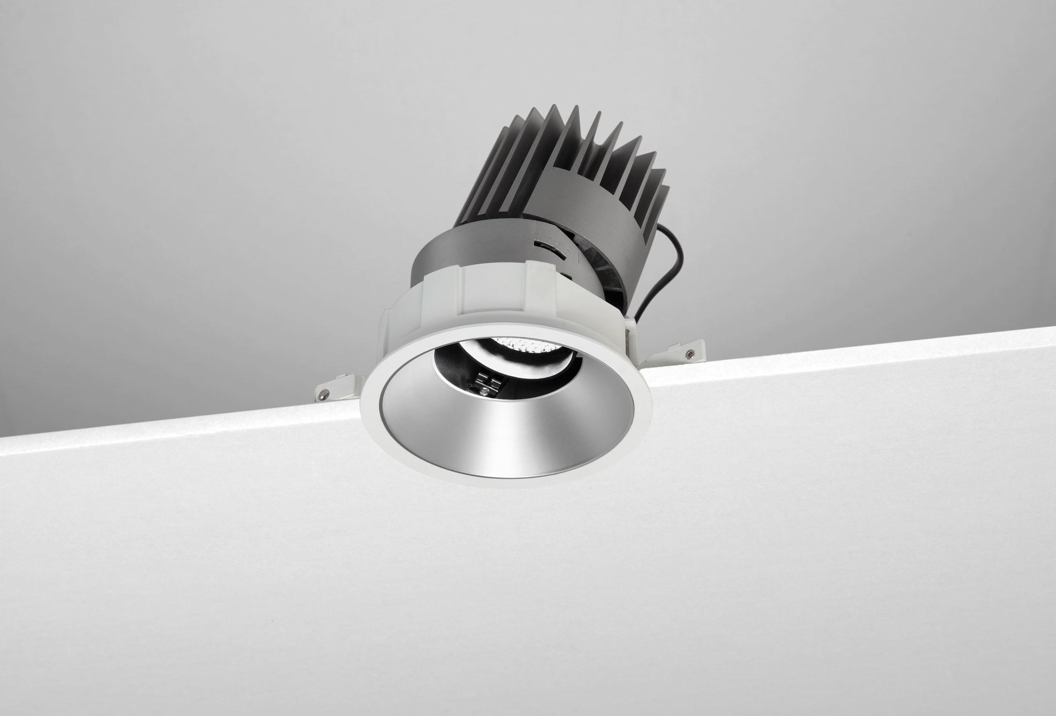 NOBILE ITALIA - NOBM1RA/CM/4K18/M6 INC.ORIEN. TONDO/C D100 18W 4K OP ON-OFF