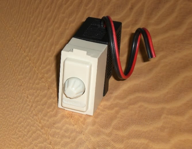 TECNEL TECNOLOGIE EL - TTETE0524 DIMMER 0/1-10VCC PASSIVO INT 10A VP