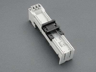 WOEHNER ELECTROTECHN - WOH32486000 ADATT. EC, 32A, MORS. A MOLLA, 1DIN, 200