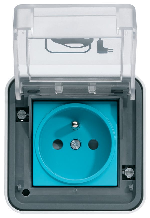 HAGER - HAGXEV080 PRESA RICARICA 2P+T SPORGENTE IP55