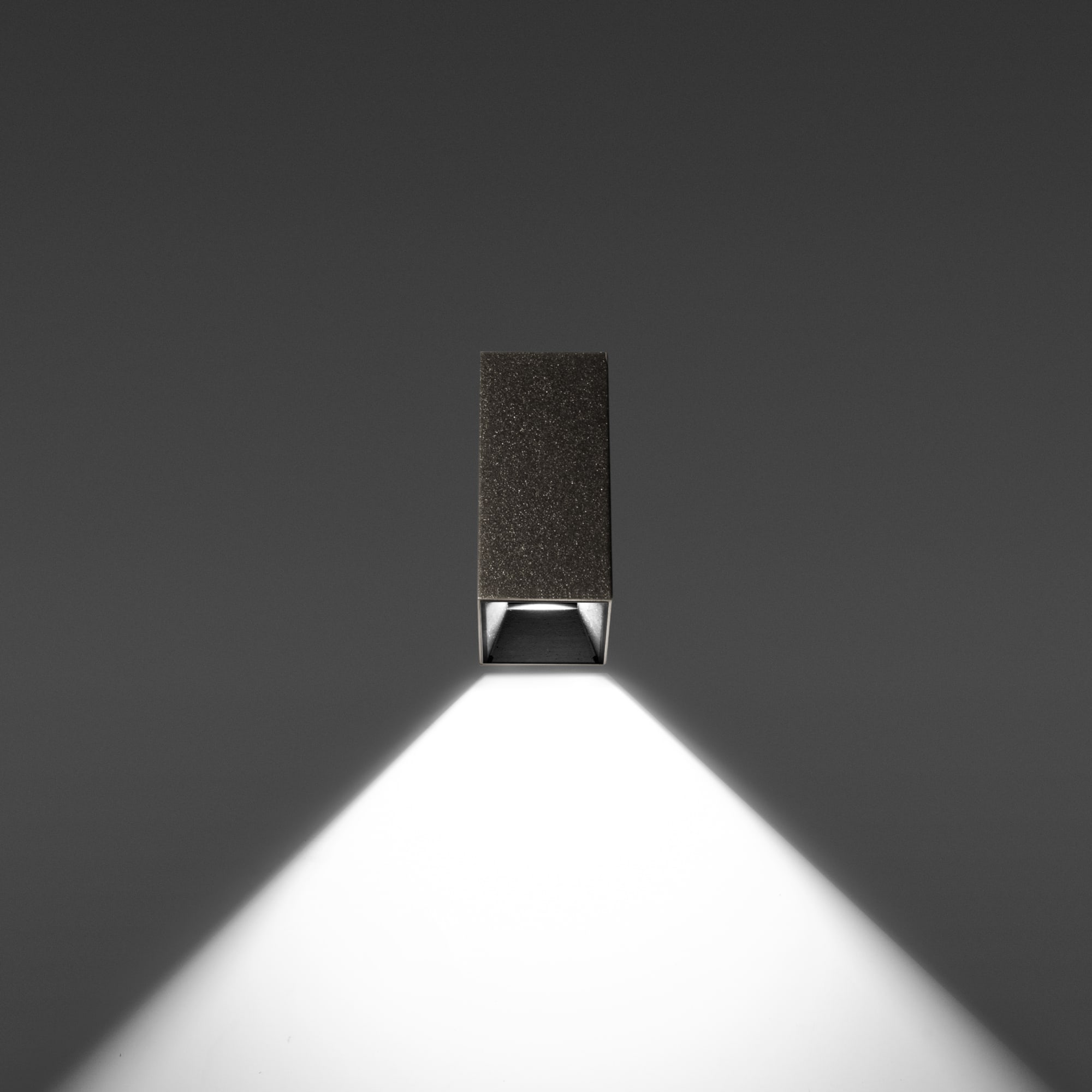 SIMES SPA - SMVS.2550H.20 APPLY RETT 1FIN+COB 927 230V BRO