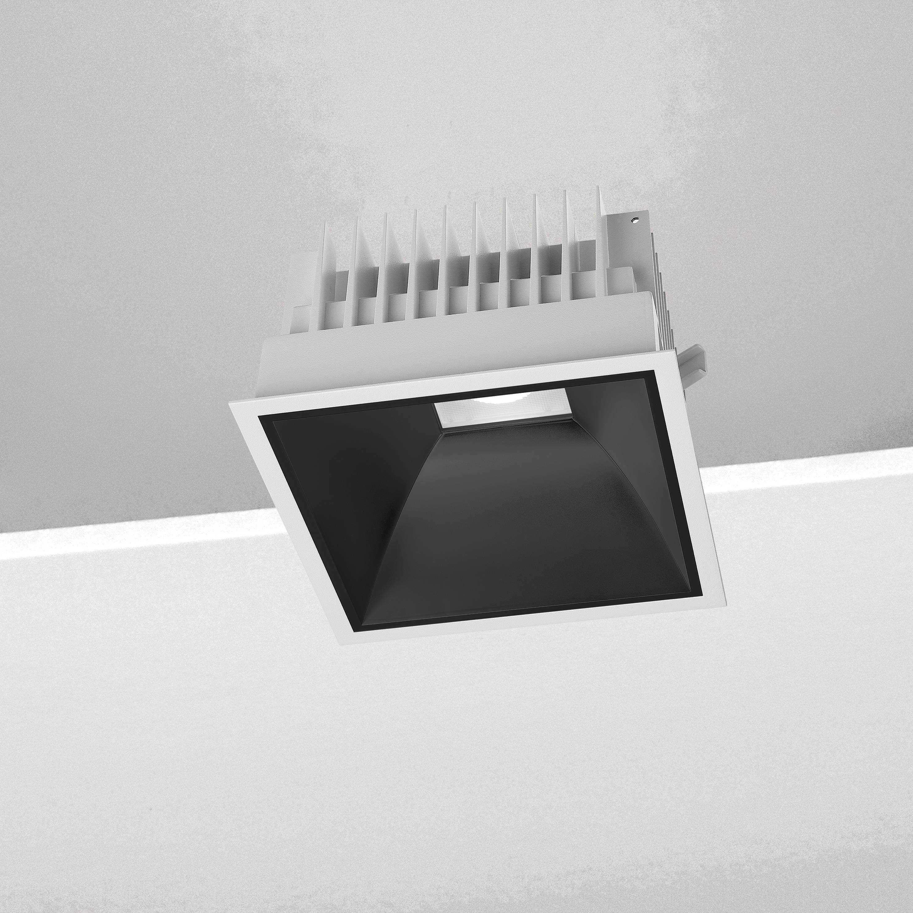 NOBILE ITALIA - NOBC3S/F/3K25/B2 INC. L.200 QUAD. 25W 3K NE PUSH/DIM1-10V